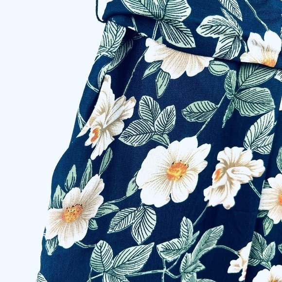 New-shop17 Floral Print Deep V-neck, Open Tie Back, Wide Leg One Piece Jump Suit - Picture 16 of 16